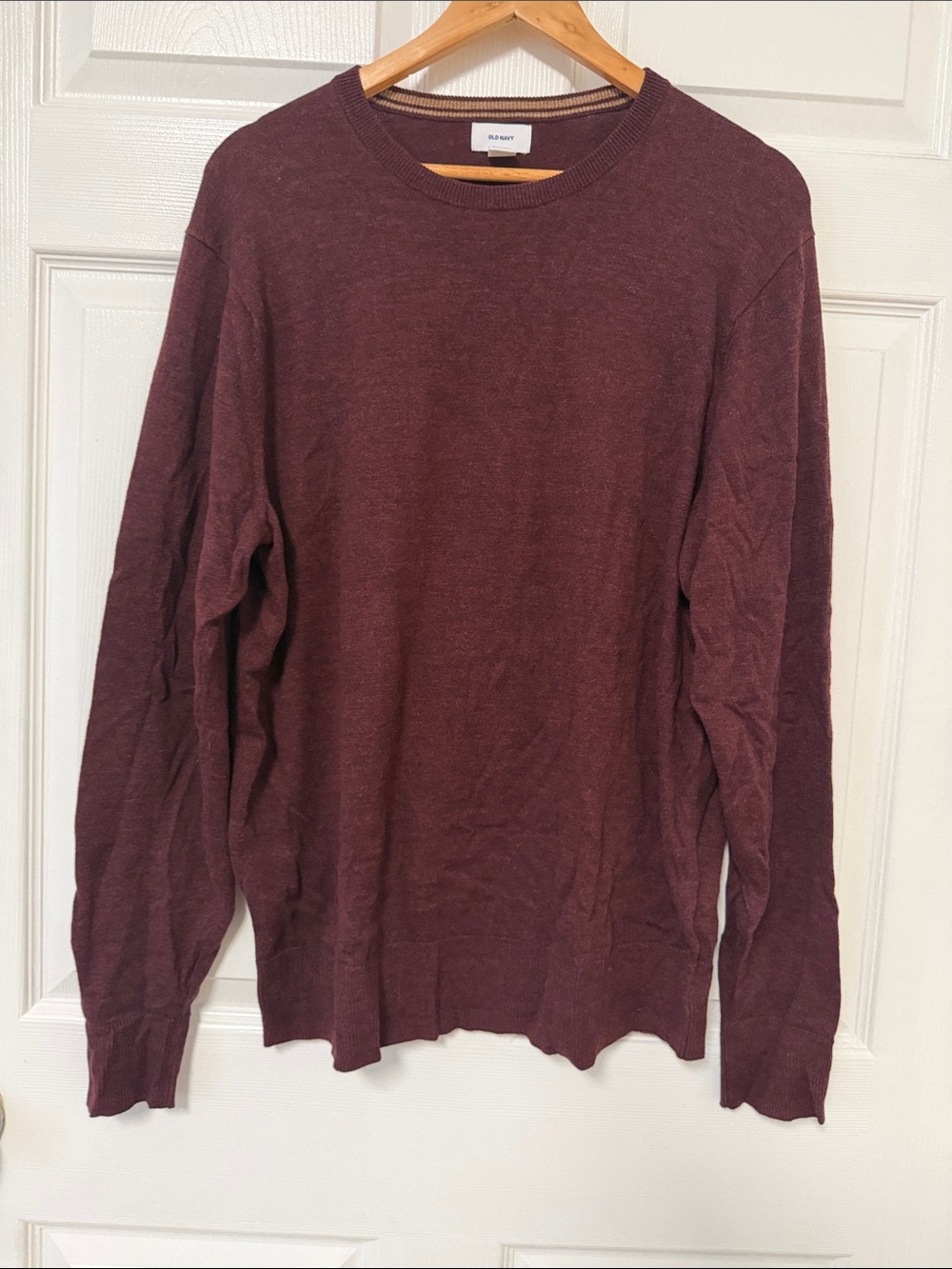 Old Navy Men's Maroon/Burgundy Crewneck Sweater